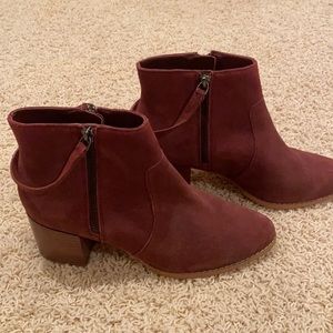 Red / Burgundy Boots with Heel from Sole and Society